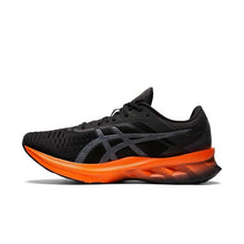 Carica l'immagine nel visualizzatore di Gallery, Asics Novablast black-orange